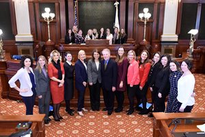 Illinois Trial Lawyers Association’s Women’s Caucus members spent Feb. 20 in Springfield as part of the group’s annual lobbying day. The plaintiff’s lawyers met with House Speaker Michael J. Madigan (pictured, center) and Senate President Donald F. Harmon. The caucus is chaired by Sarah F. King (pictured to the right of Madigan), a partner at Clifford Law Offices.